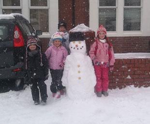 The Haisbro Avenue snowman. Built by Anna, Thomas, Megan & Morgan with a bit of help from Anna and Thomas's Mummy. Andrew Orford-Morgan.