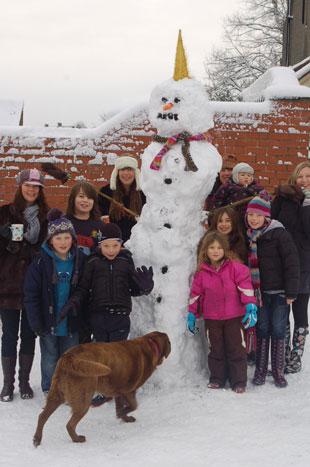 Here is our snowman picture. He was built by the kids (and adults) of Southville Road, Newport.
Regards,Peter Soper
