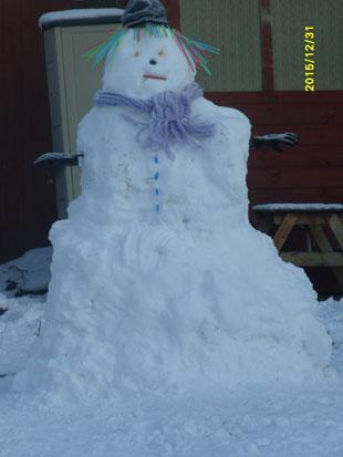 Snowman by Griffyn(8), Mackenzie and Taomi(both aged 6). Tracey Payne.