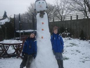 Snowman made by Jordan Colsey 

and friend Ethan Gilby ,my dad 

helped us as our snowman is 

over 8ft.
Jordan Colsey