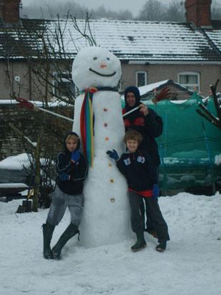 We have great pleasure in sending our HUGE 8ft 4" photo's of our Welsh made snowman. William aged 10 and his brother aged 7 pupils at Risca primary school together with their  dad, Russell Bishop (44) made this beast