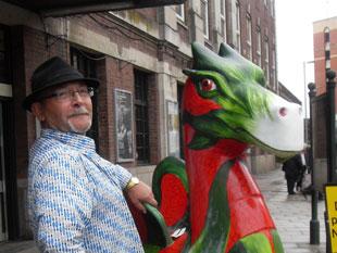 This is my mate Roy 'Curly' Cleverley, visiting from Australia (originally from Cardiff) and posing with the superdragon outside Newport Station. 

I think they make a handsome pair!!!
 
Jackie Richards