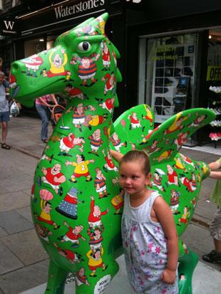My grandaughter Lilly Mai Scarlett Mooreland dragon hunting in newport this week ....what a super day out ....off to see dragons at the wetlands tomorrow ....liz scarlett 