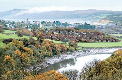 AUTUMN LEAVES: The River Usk and Caerleon seen from Brynglas, Newport CT_233
Picture: CHRIS TINSLEY