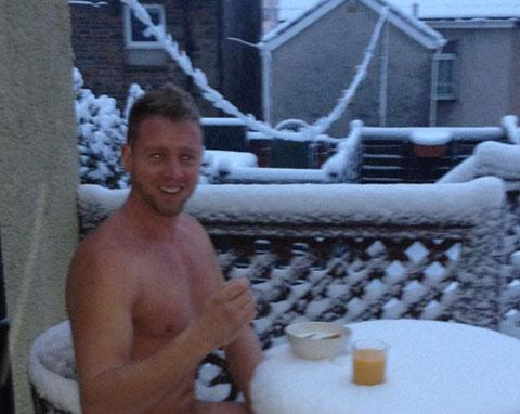 COOL: Lee Cartwright of Newbridge enjoys breakfast in the snow