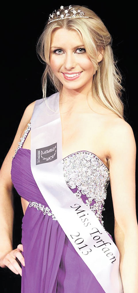 2013 | Miss Wales | Final 13/04 2309536