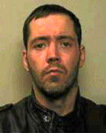 South Wales Argus: WANTED: Police want to speak to Simon Probert, 33, - 2593336