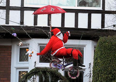 PIC OF THE DAY 19.12.13: Father Christmas visits Spencer Road, Newport Pic: CHRIS TINSLEY