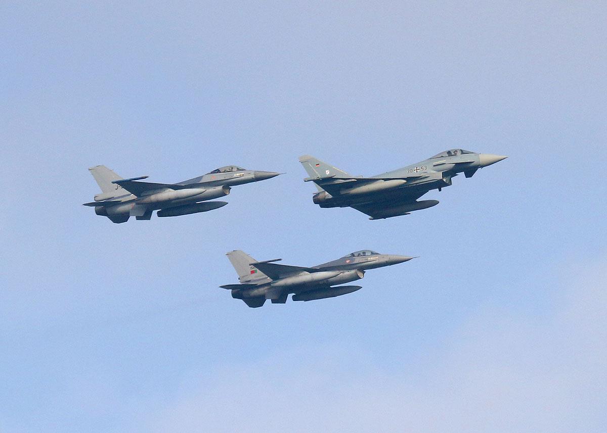 A Eurofighter of the German air force and two F-16s of the Portugese and the Dutch air force. Pic by Steve Turner.