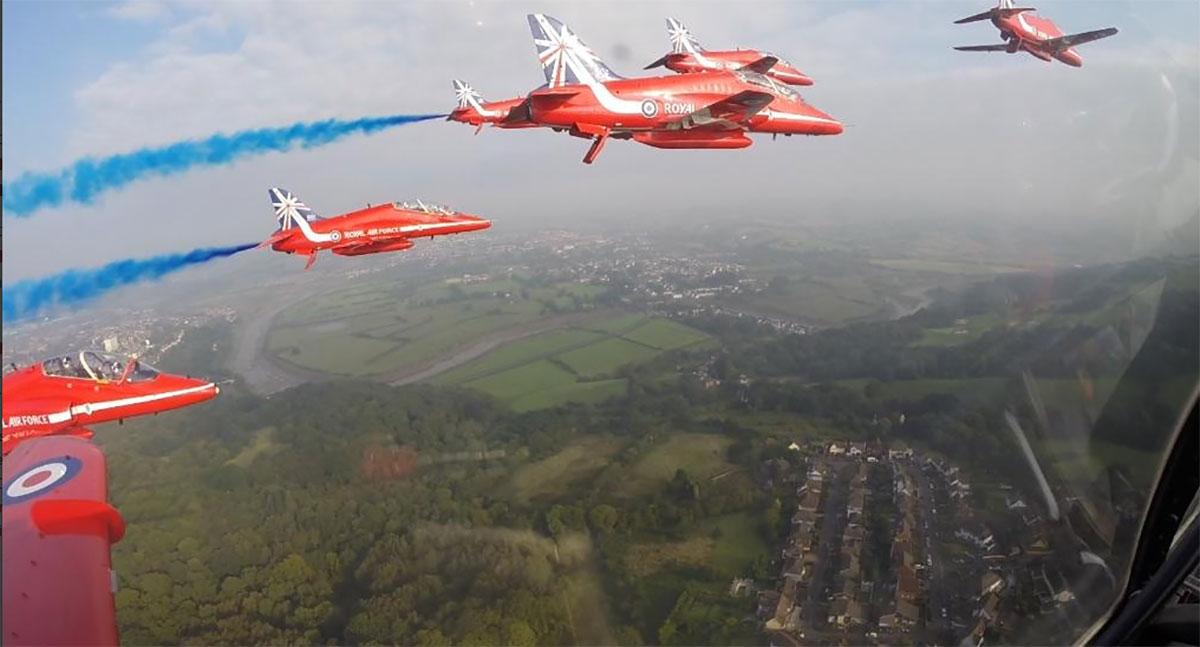 View from the cockpit of Red Arrow @RAFCircus8 as it flies over Newport. Pic by @RAFCircus8.