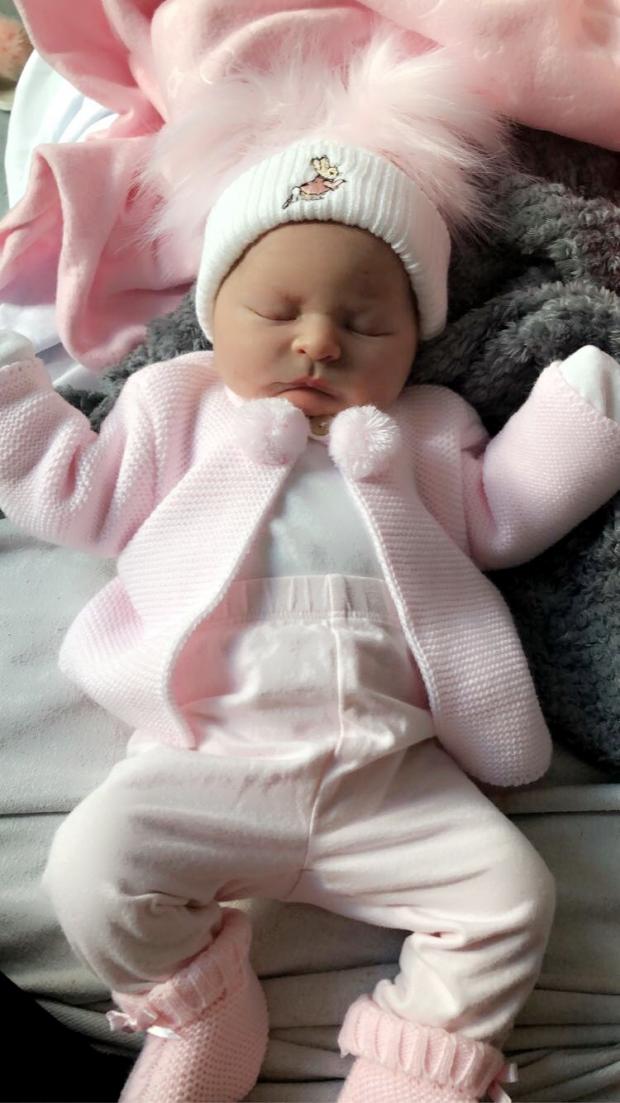 South Wales Argus: Delilah Rose Maureen Beecham est née le 14 avril 2021 à l'hôpital universitaire de Grange, près de Cwmbran, pesant 7 lb 14 oz.  Elle est le premier enfant de Mackenzie Beecham et Allan Sambrook, de Swffryd.