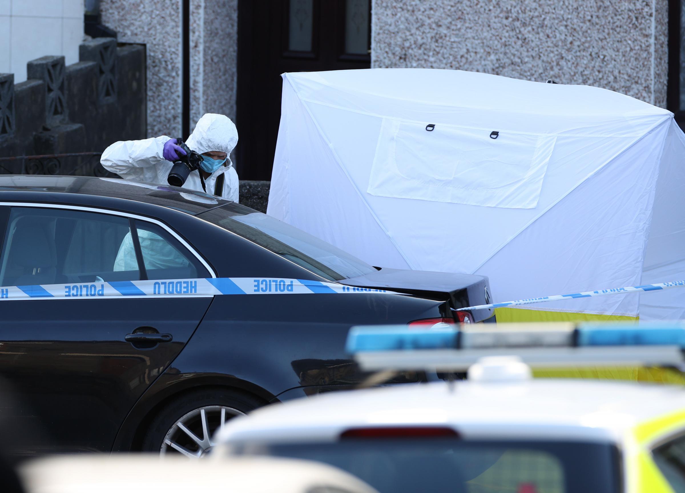 05.03.21 Police Incident, Rhonnda -Police forensic examiners at the scene of serious incident involving a number of casualties outside the Blue Sky takeaway on Baglan Street in Treorchy, Rhondda, South Wales. Credit: Huw Evans Picture Agency