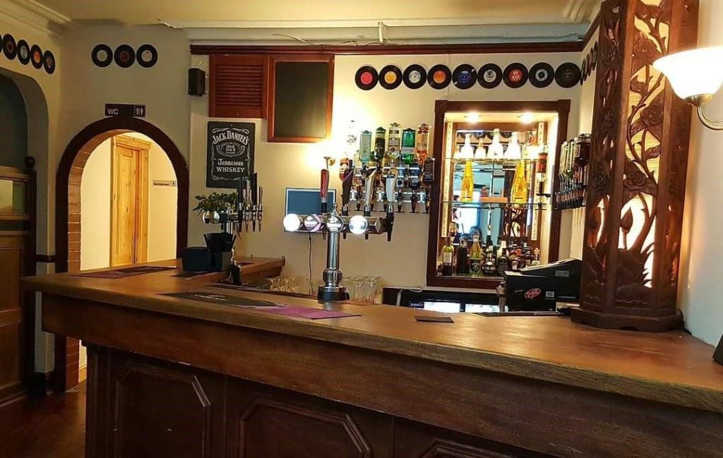 The bar at The Arundel Club in Blaenavon. Picture: Paul Fosh Auctions
