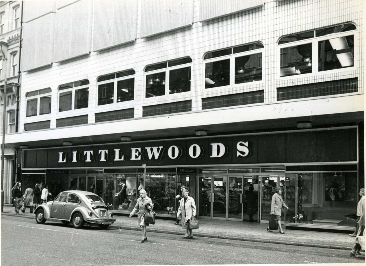 BUSY: Littlewoods was located opposite Boots on Commercial Street, Newport