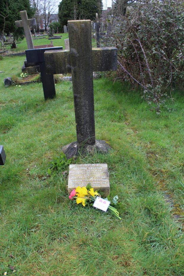 South Wales Argus: la tombe de George Grattan à St Woolos, Newport