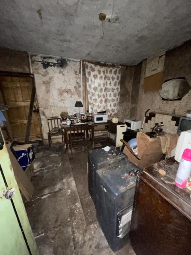 South Wales Argus: Inside the property, which has stood still in time (Credit: Auction House South Wales)