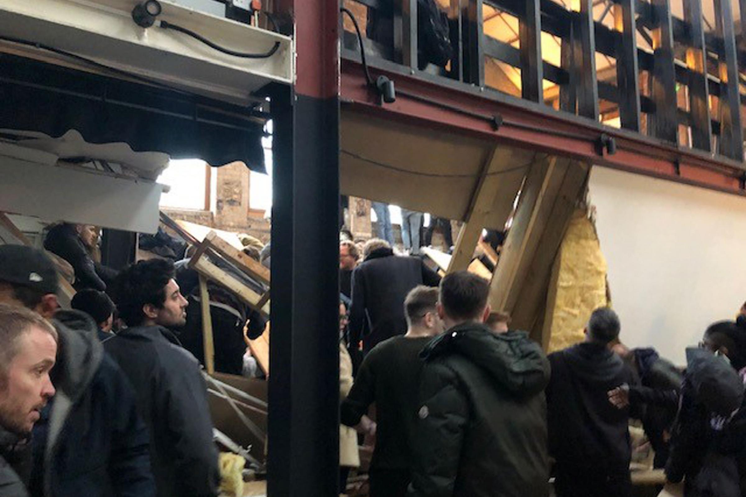 Mezzanine floor collapses in London bar - Vimarsana News