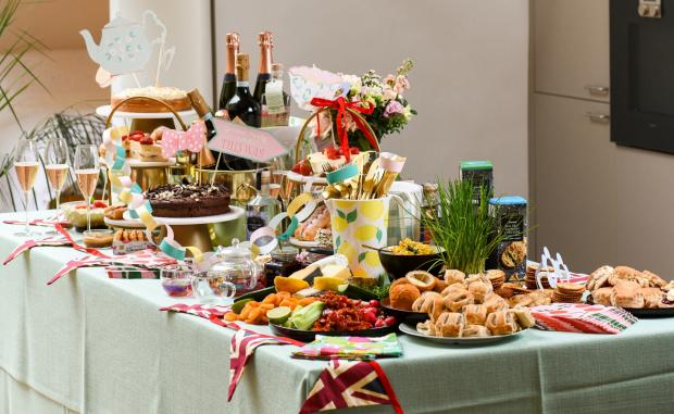 South Wales Argus: Aldi shares How to host the perfect Jubilee party all for just under £5 per head. (Aldi)