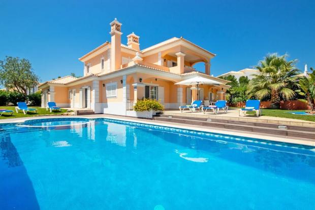 South Wales Argus: Fantastic villa with heatable swimming pool, air-con, free wifi - Algarve, Portugal. Credit: Vrbo