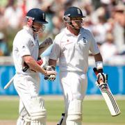 Strauss salutes Collingwood and Bell