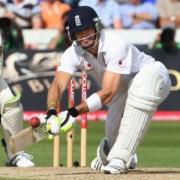 Red-faced Pietersen gives Aussies edge